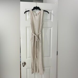 Chic Sleeveless Beige Jumpsuit